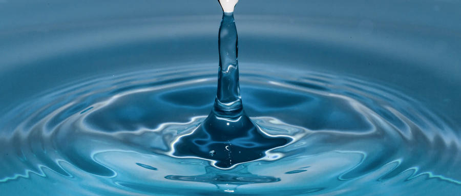 哪些原因容易導(dǎo)致干眼?。?></div>
			<div   id="bnhb93h1dnt"   class="me_info">
				<div   id="bnhb93h1dnt"   class="info_des">1 ．近年來(lái)干眼病的年輕化趨勢(shì)明顯，主要是由于現(xiàn)代生活中，青年人的工作和娛樂(lè)與電視、電腦接觸得越來(lái)越多、長(zhǎng)時(shí)間面對(duì)熒光屏，過(guò)度閱讀，缺乏正常的眨眼，而眨眼可使淚液更...</div>
				<div   id="bnhb93h1dnt"   class="info_more"><li ><a href=