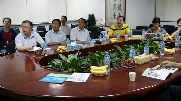 2010年9月14日鎮(zhèn)江市陳市長一行蒞臨我院調研指導